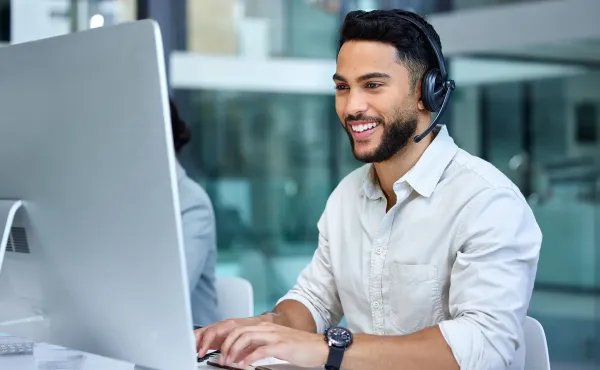 Kundenberater mit Headset